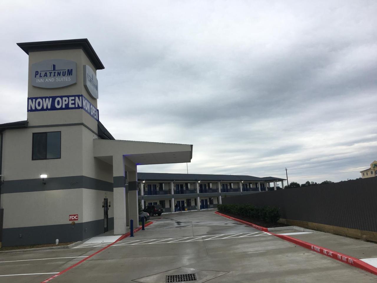 Platinum Inn And Suites Houston Esterno foto